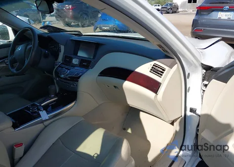 2014 Infiniti Q70 3.7X из США, поврежденный, VIN JN1BY1AR9EM320358